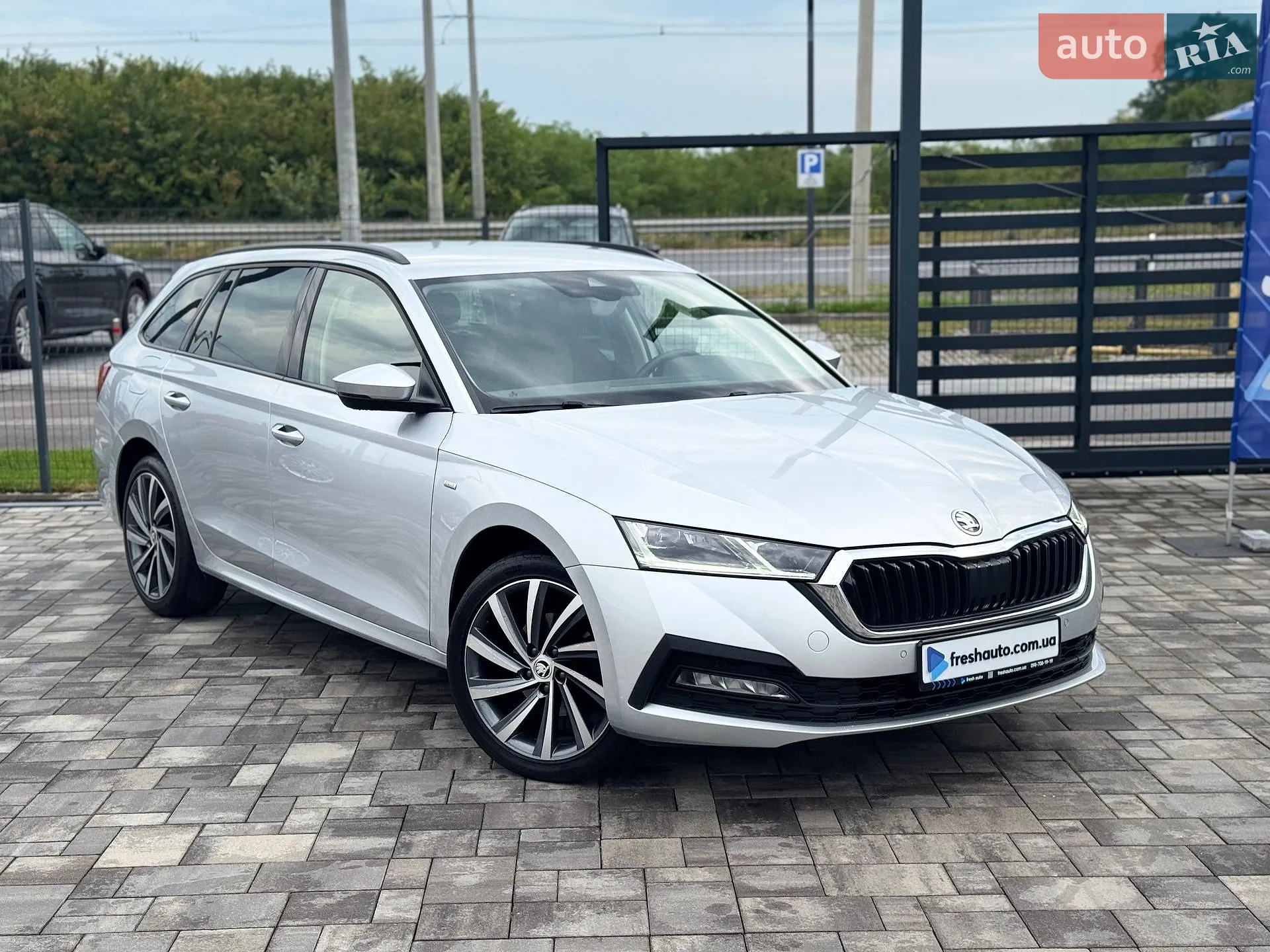 2022 Skoda Octavia - фото 1