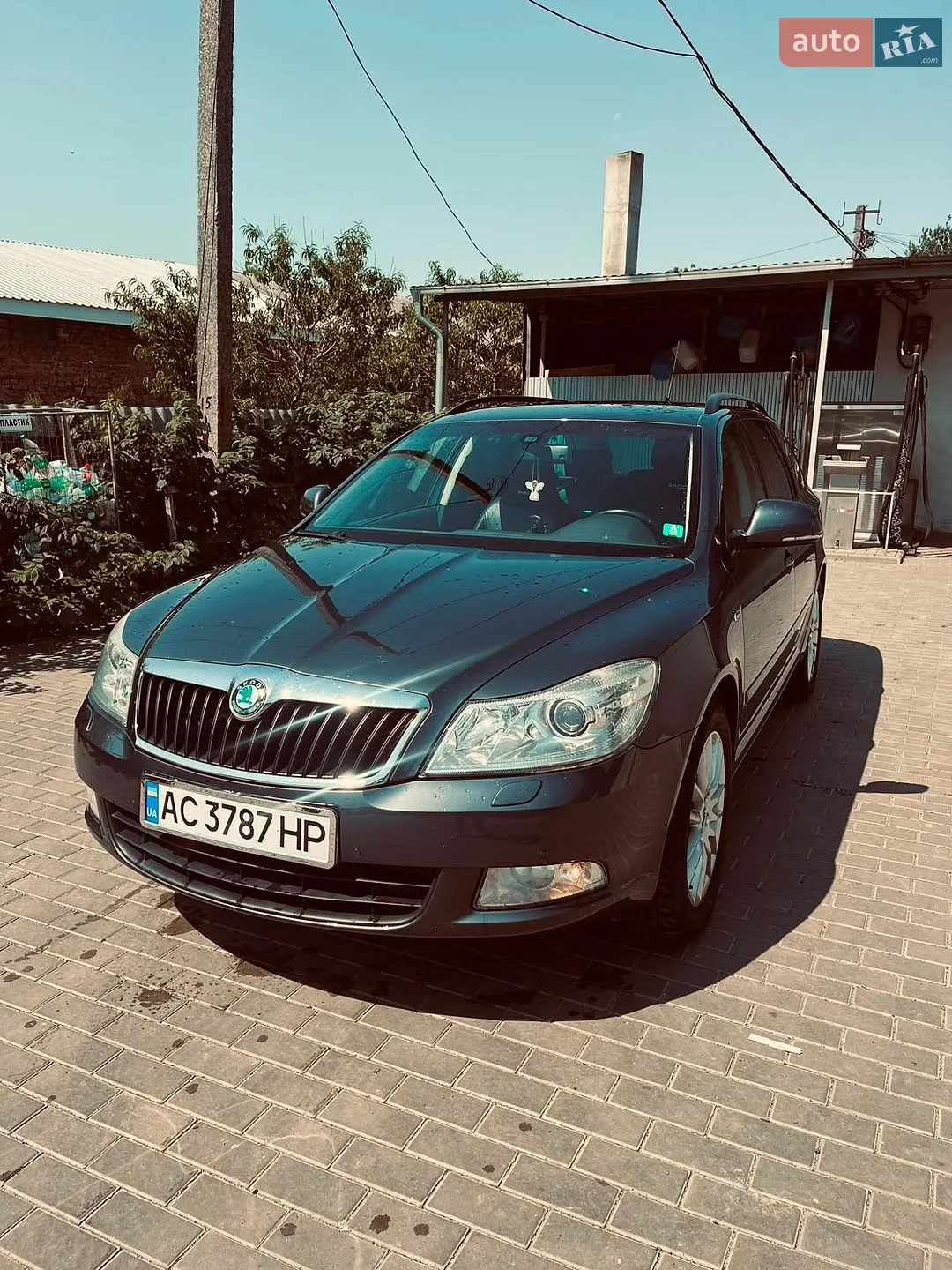 2010 Skoda Octavia - мініатюра 2