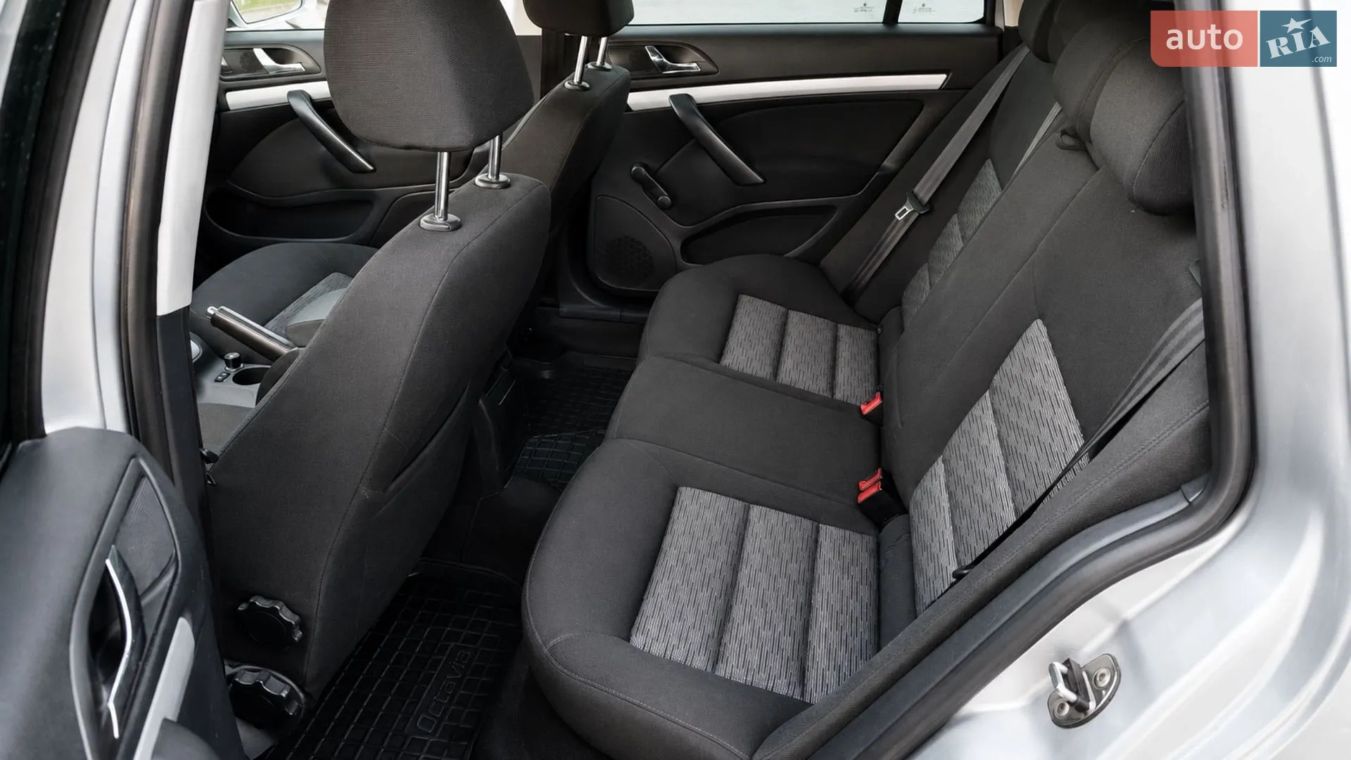 2011 Skoda Octavia - мініатюра 11
