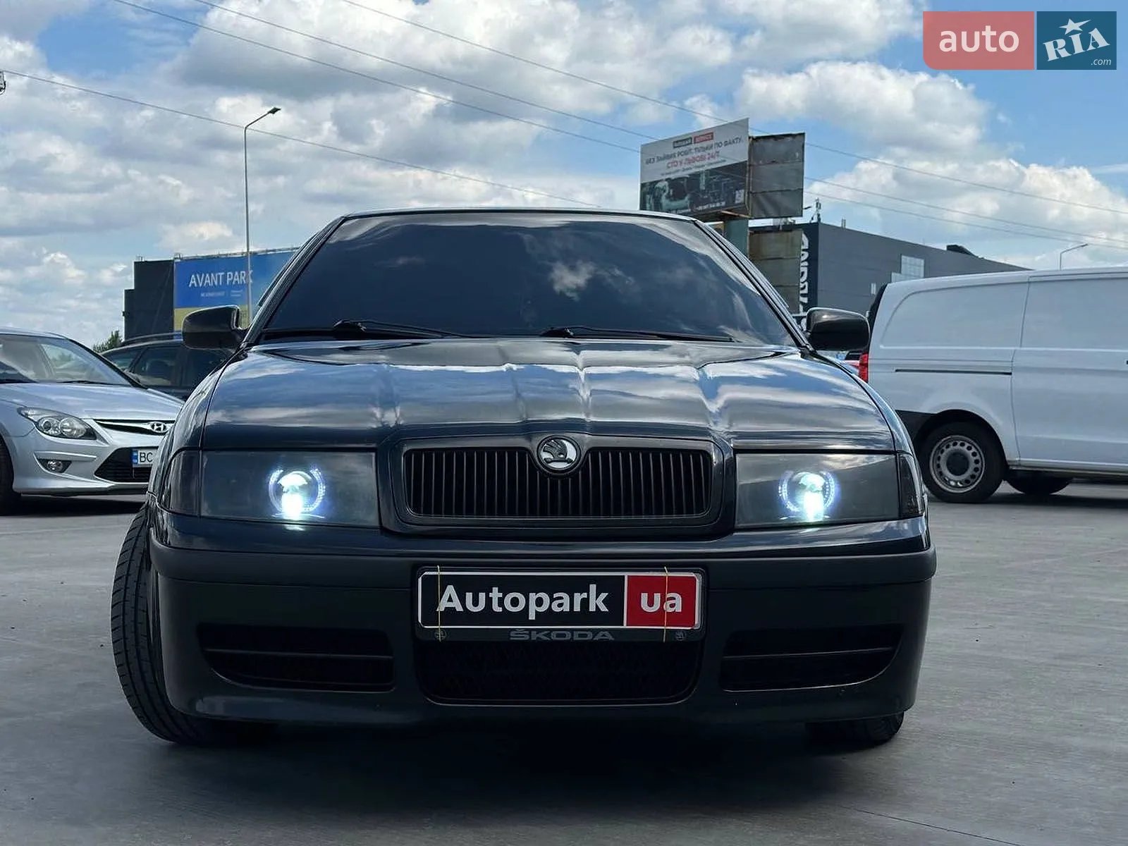 2010 Skoda Octavia - мініатюра 2