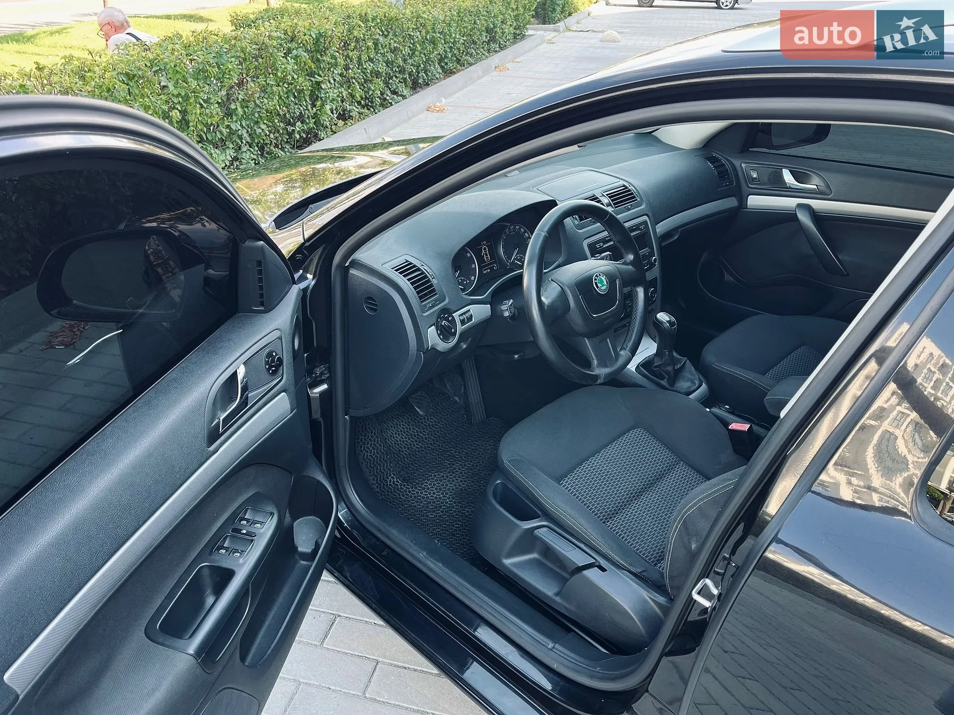 2011 Skoda Octavia - мініатюра 9