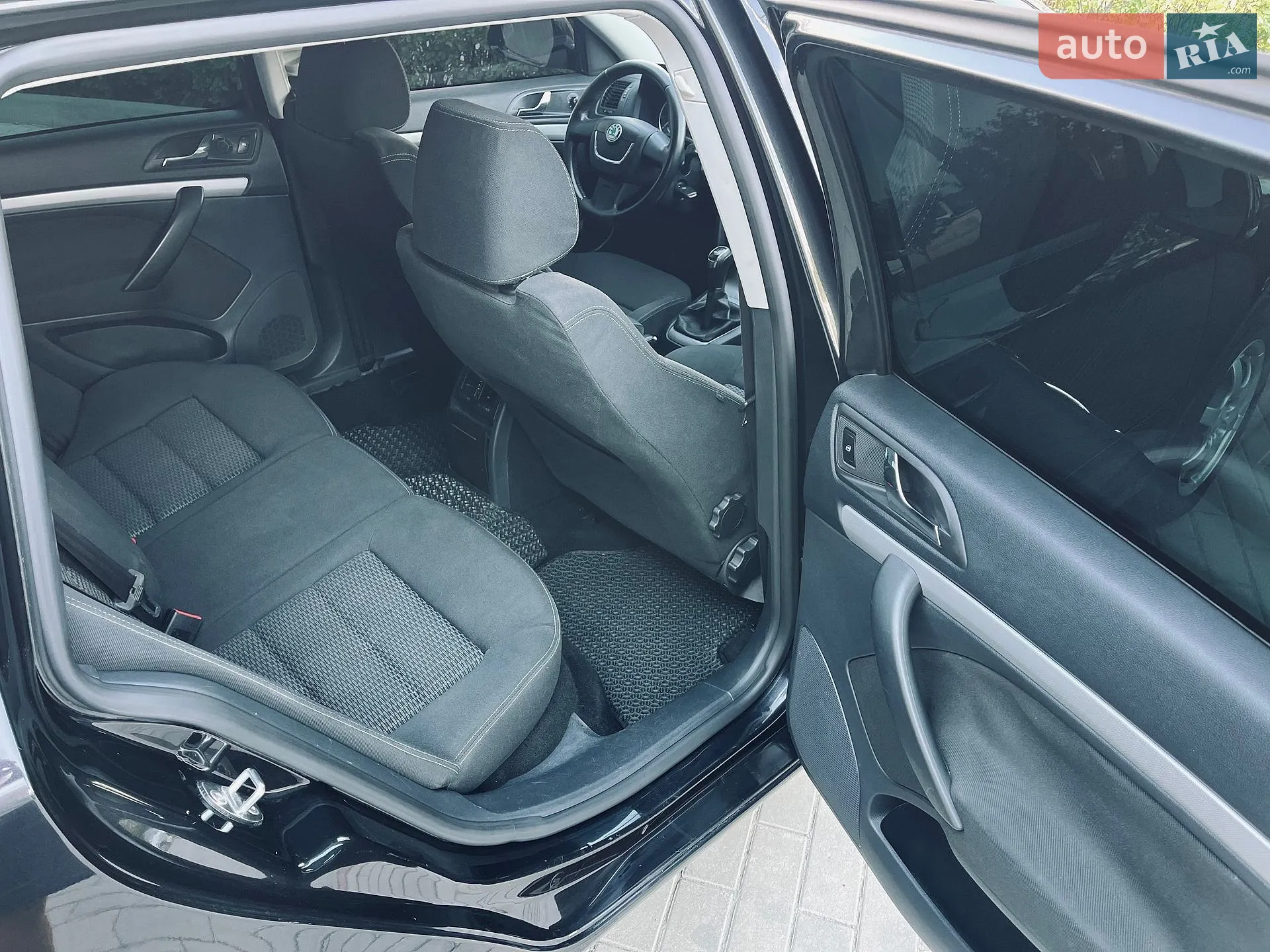 2011 Skoda Octavia - мініатюра 13
