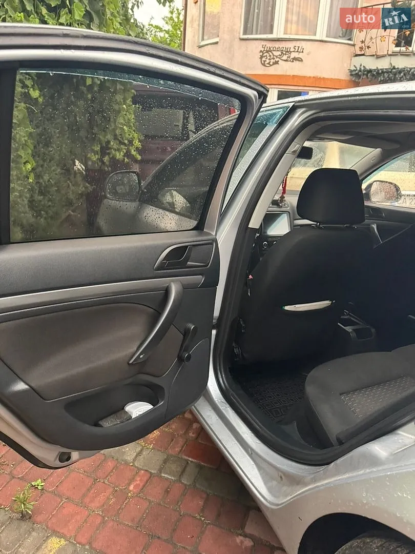 2011 Skoda Octavia - мініатюра 4