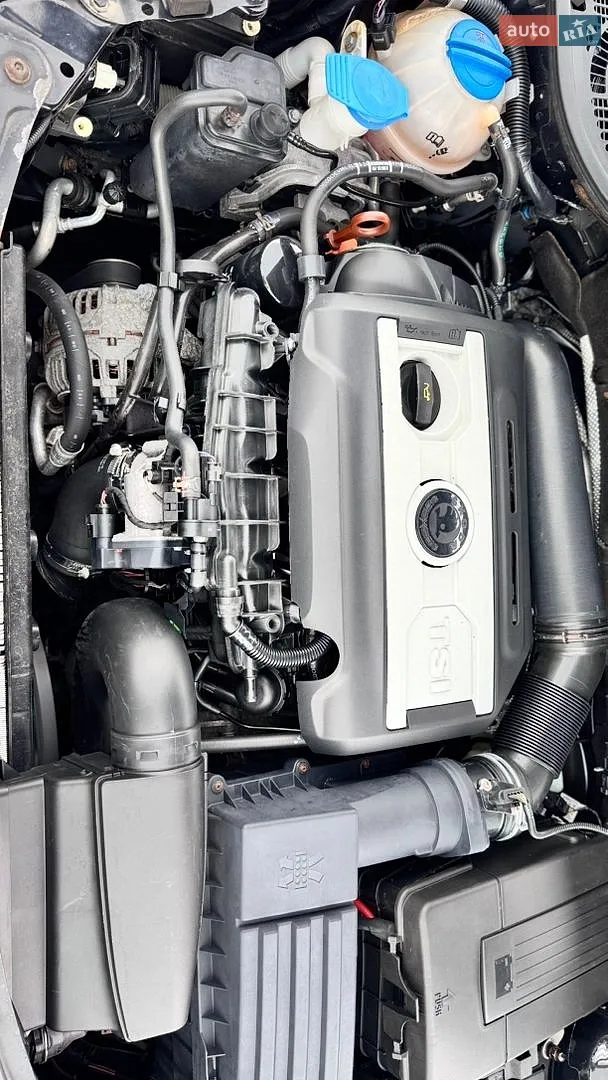 2010 Skoda Octavia - мініатюра 12