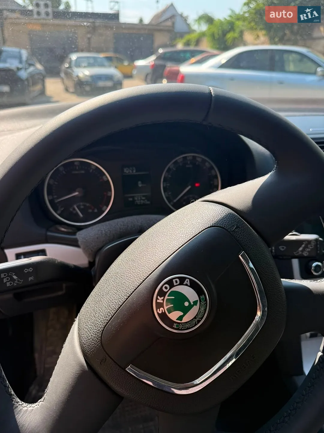 2011 Skoda Octavia - мініатюра 2