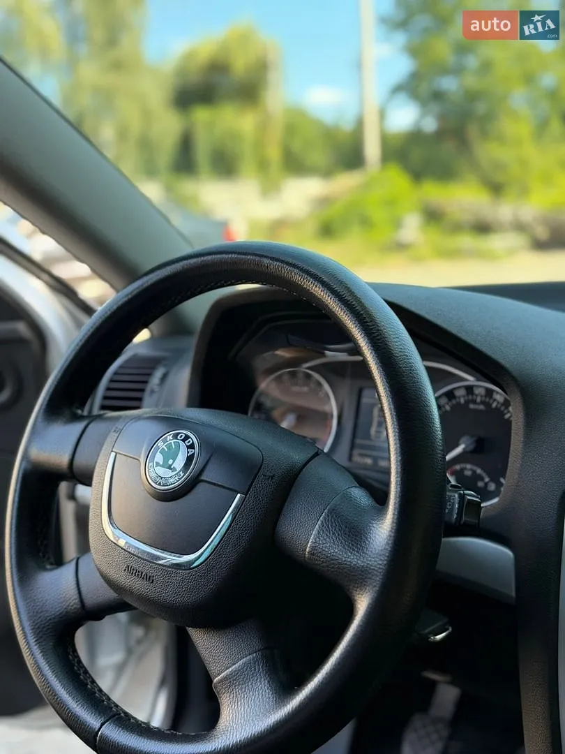 2010 Skoda Octavia - мініатюра 10