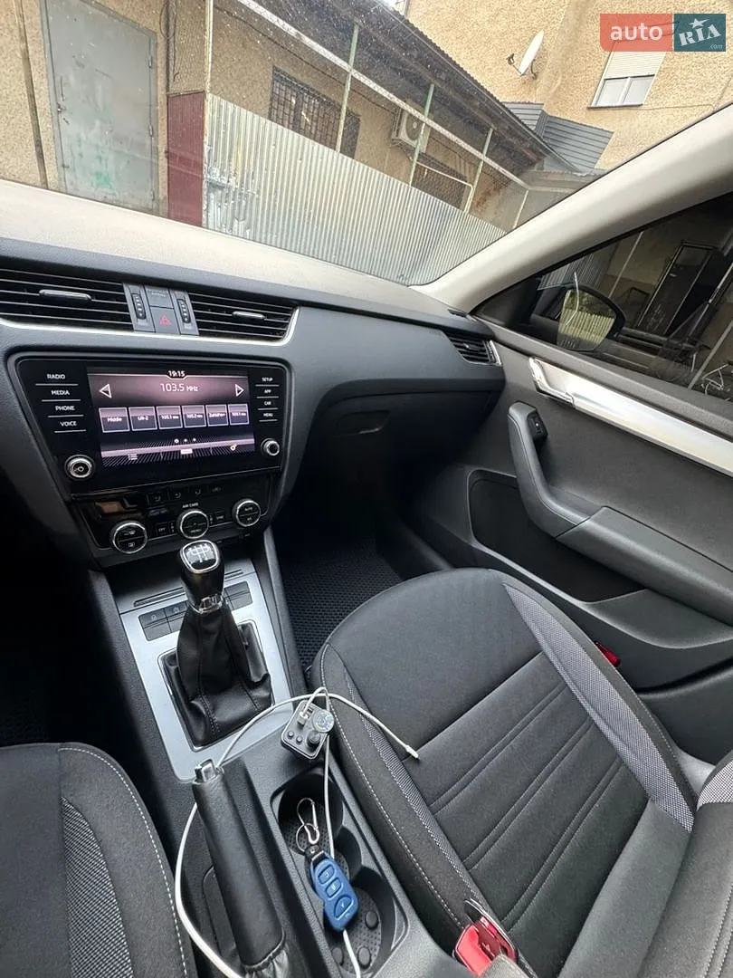 2017 Skoda Octavia - мініатюра 2