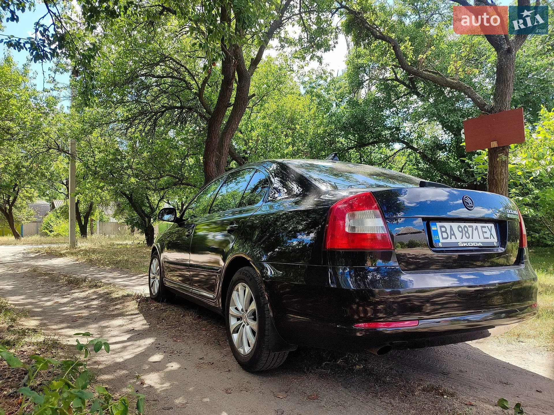 2010 Skoda Octavia - мініатюра 2