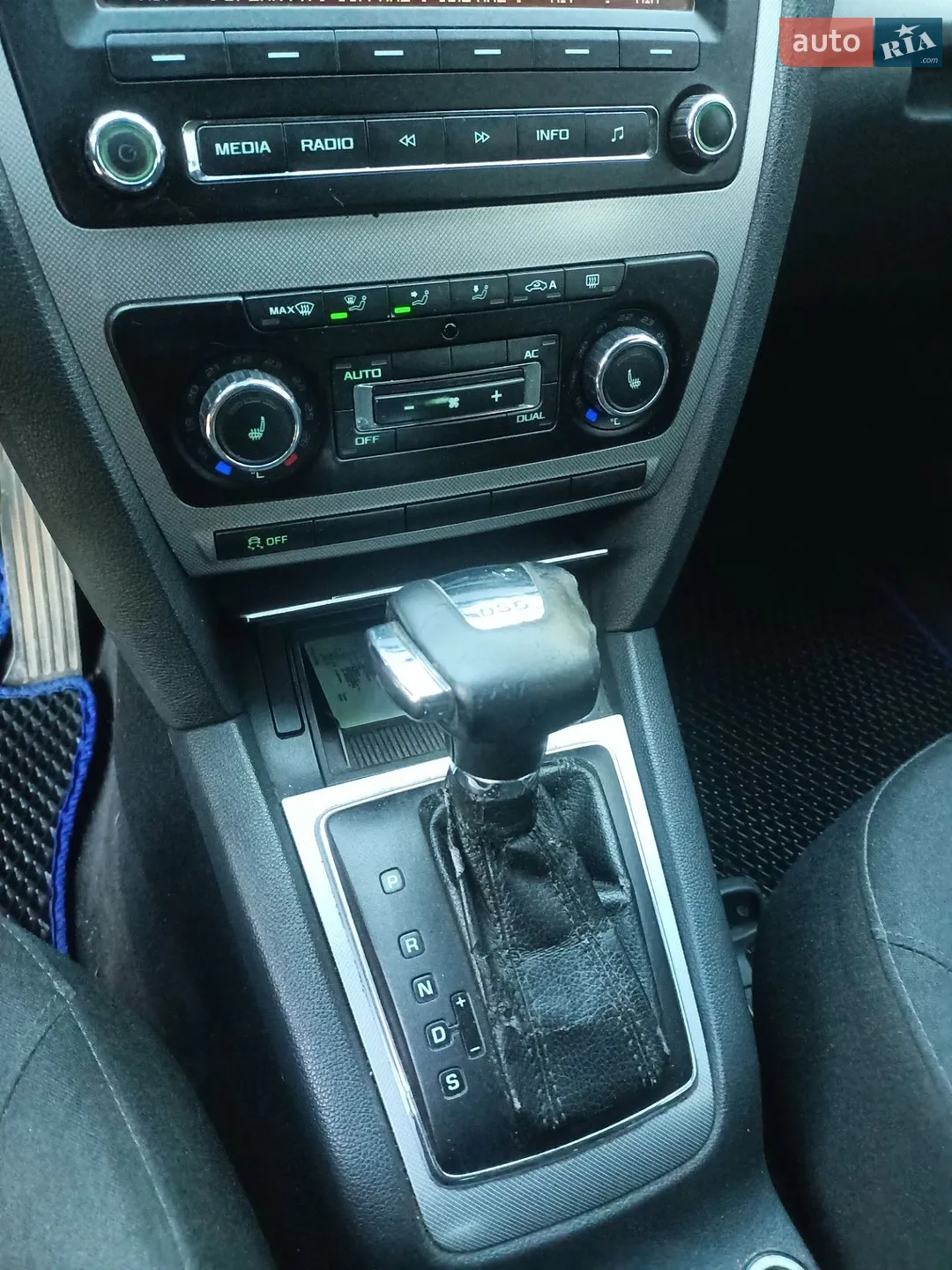 2010 Skoda Octavia - мініатюра 10