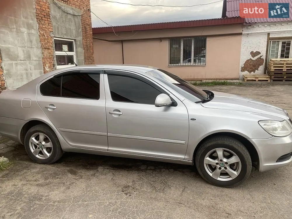 2010 Skoda Octavia - мініатюра 12