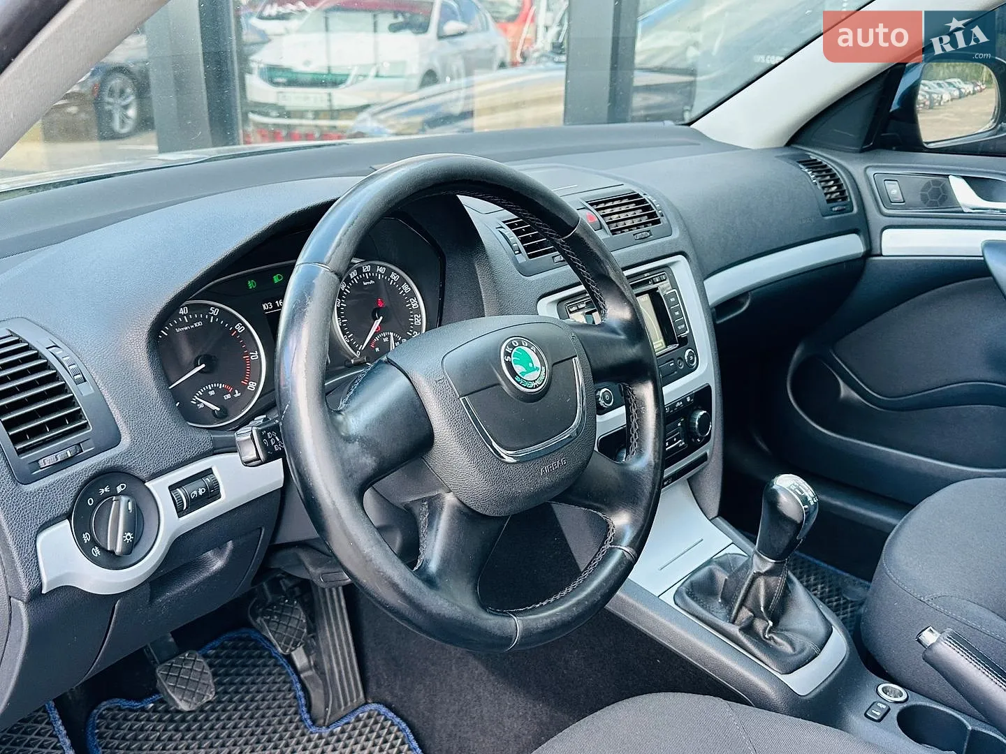 2010 Skoda Octavia - мініатюра 14