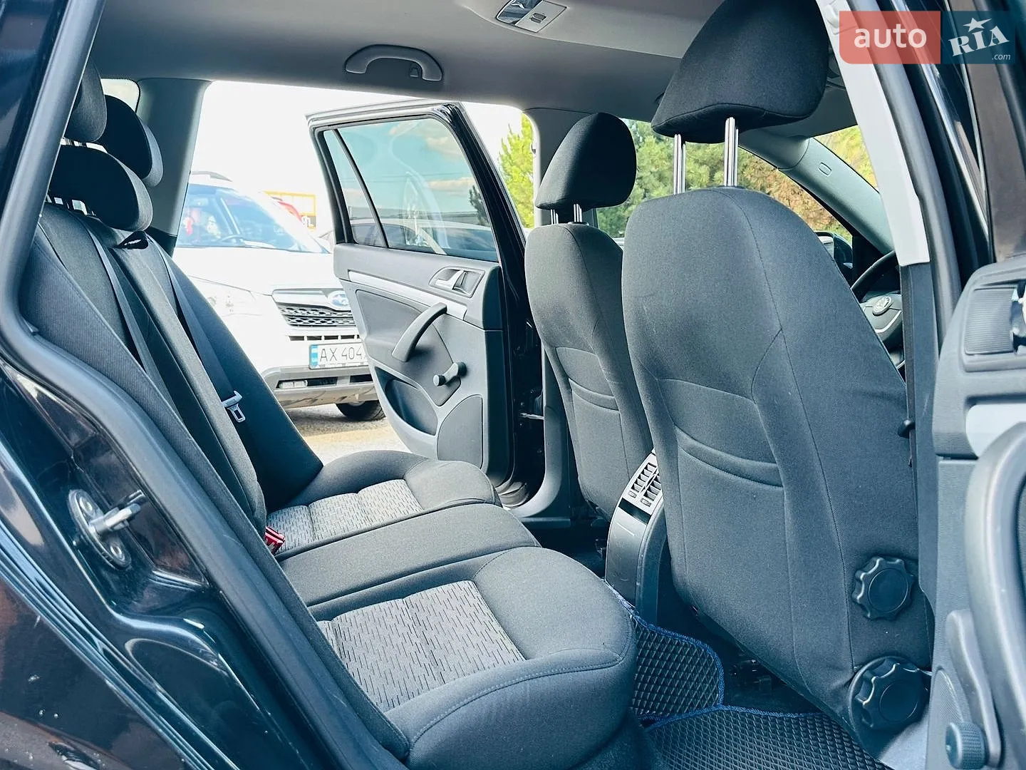 2010 Skoda Octavia - мініатюра 16