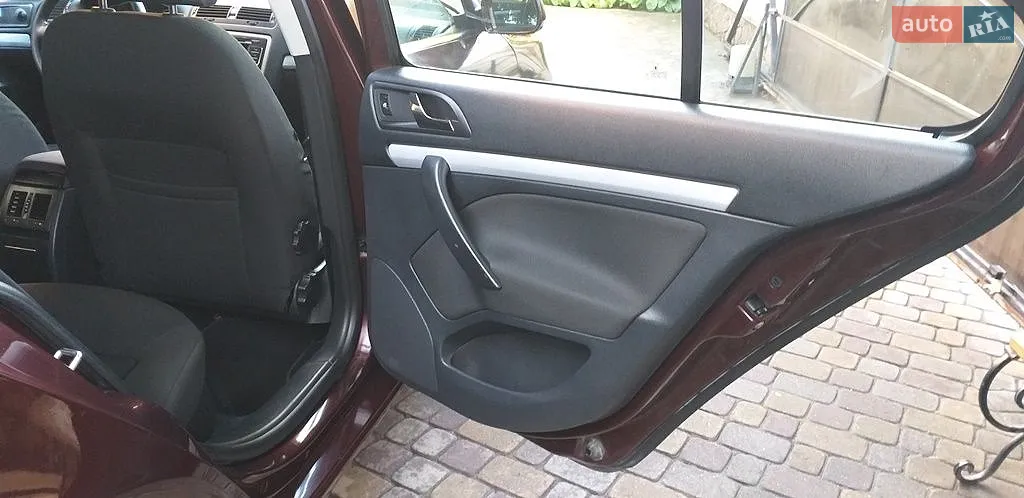2011 Skoda Octavia - мініатюра 27