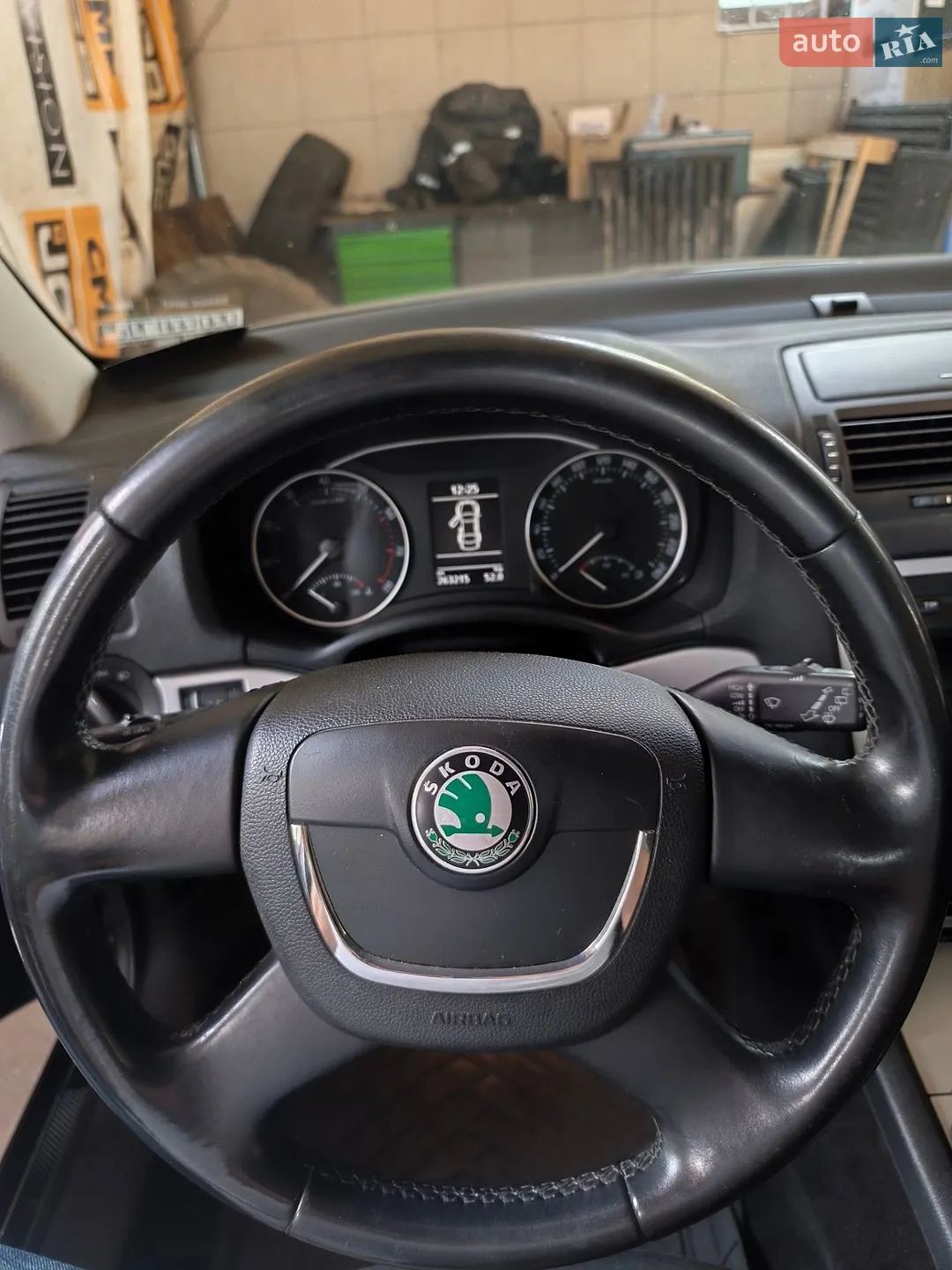 2010 Skoda Octavia - мініатюра 3