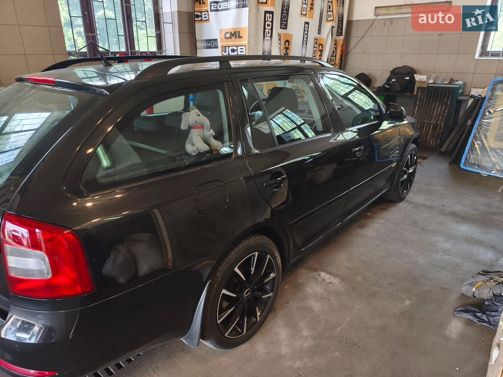 2010 Skoda Octavia - мініатюра 11
