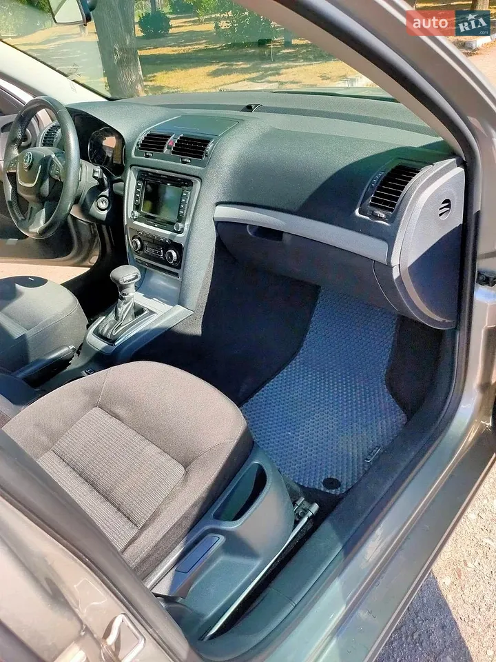 2011 Skoda Octavia - мініатюра 11