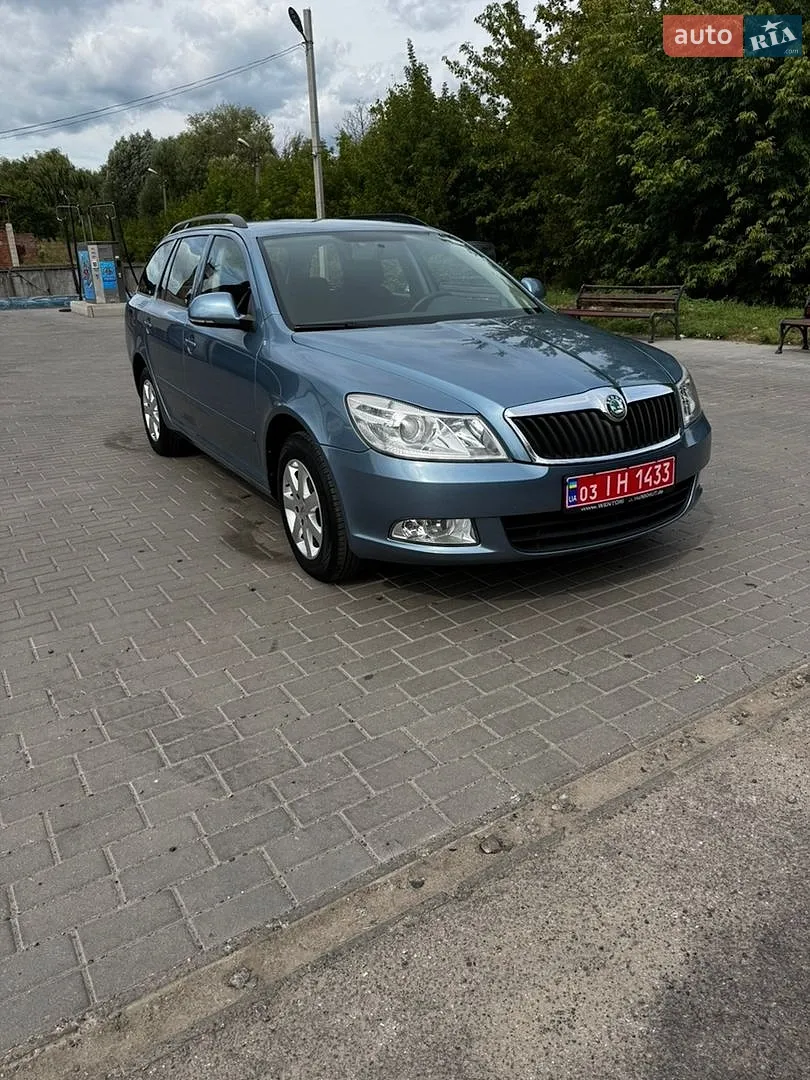 2010 Skoda Octavia - мініатюра 2