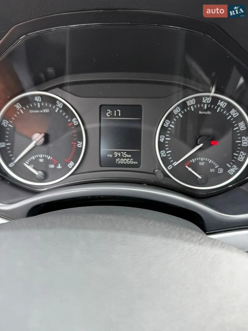 2010 Skoda Octavia - мініатюра 14