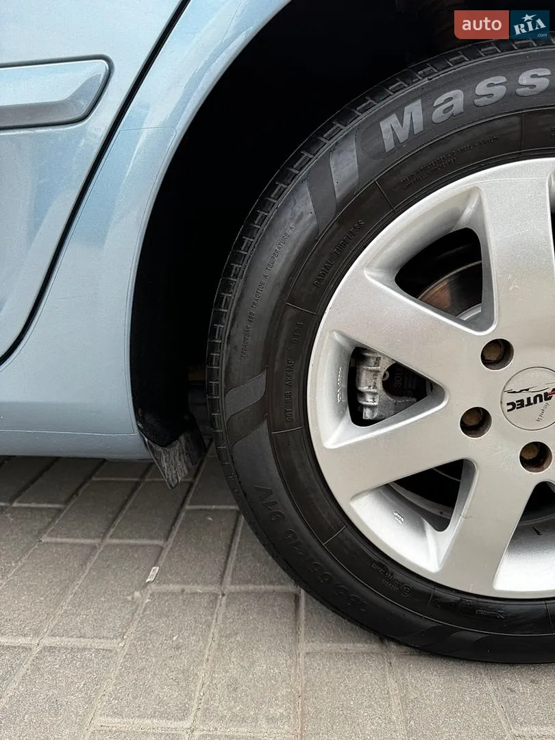 2010 Skoda Octavia - мініатюра 10
