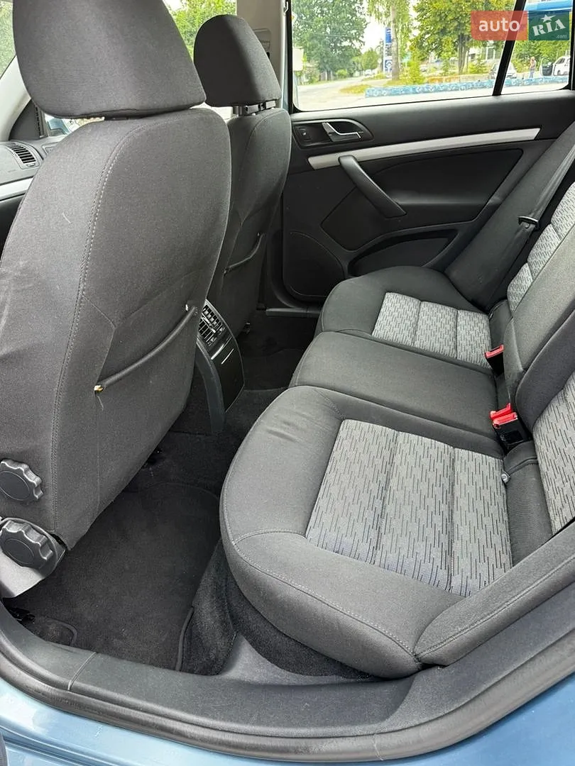 2010 Skoda Octavia - мініатюра 15