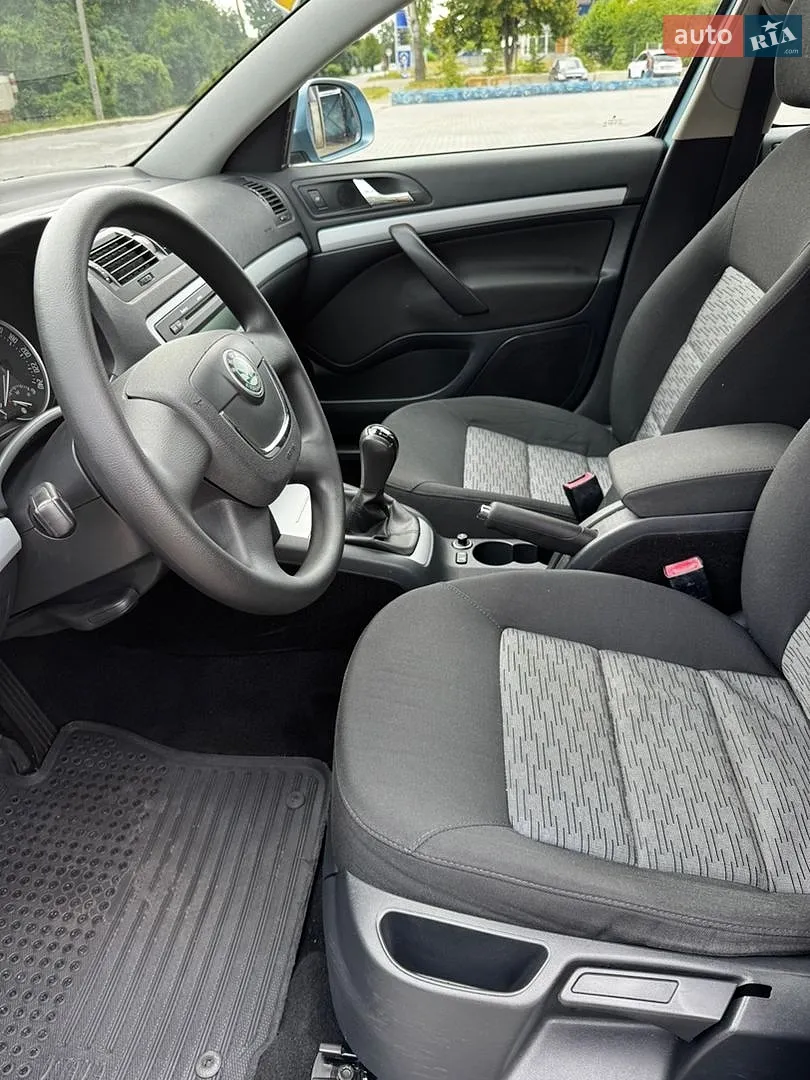 2010 Skoda Octavia - мініатюра 11