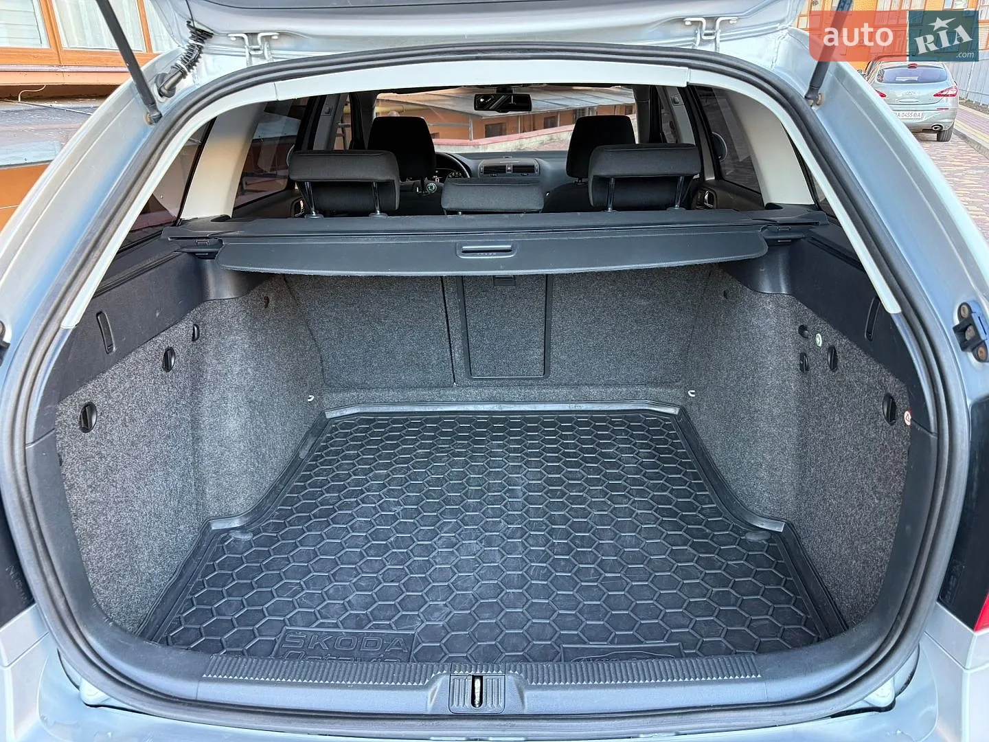2010 Skoda Octavia - мініатюра 17