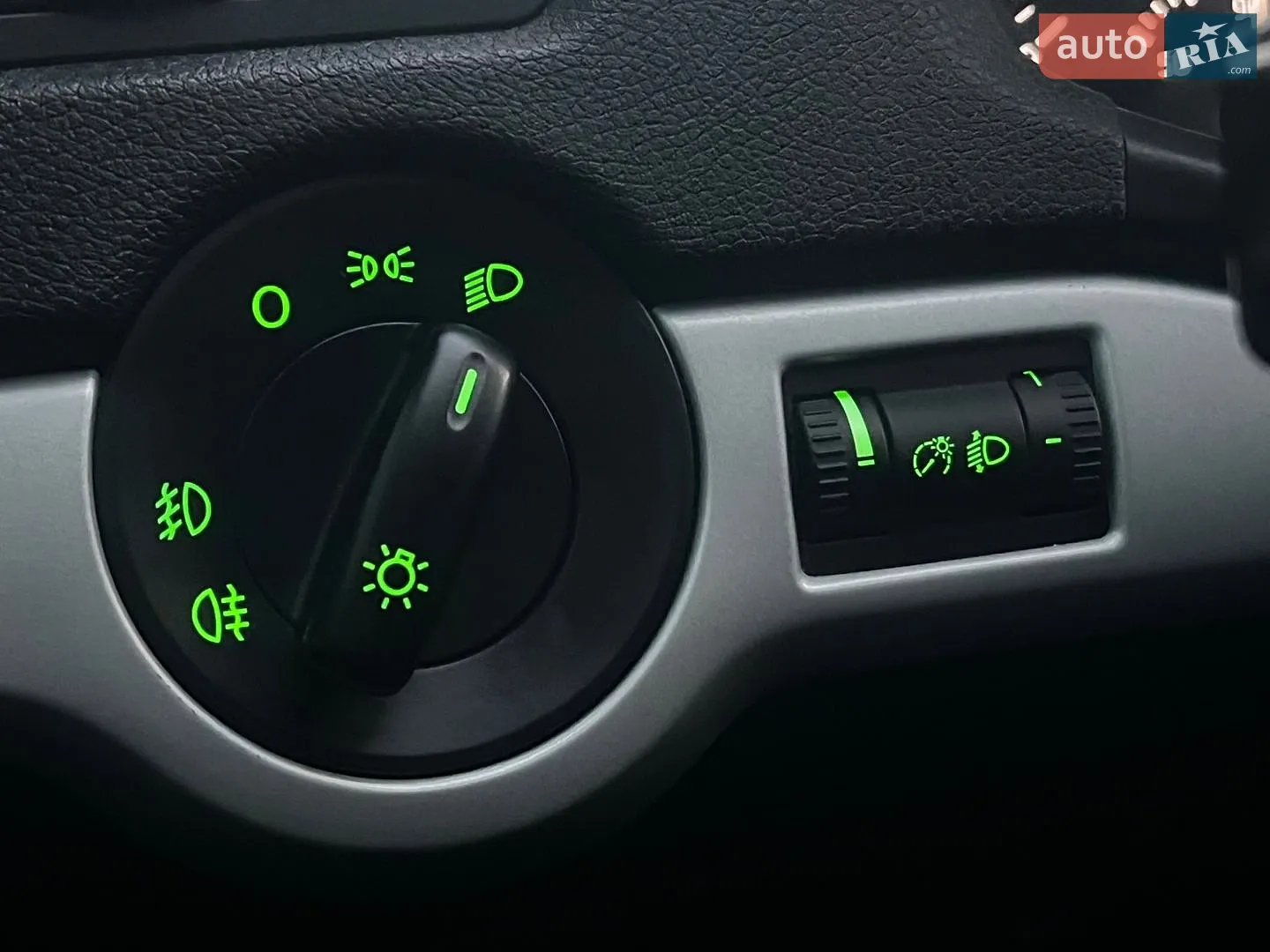 2010 Skoda Octavia - мініатюра 12