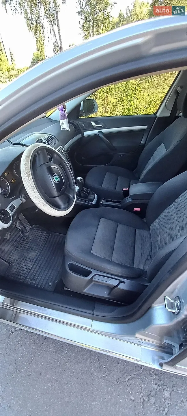 2010 Skoda Octavia - мініатюра 6