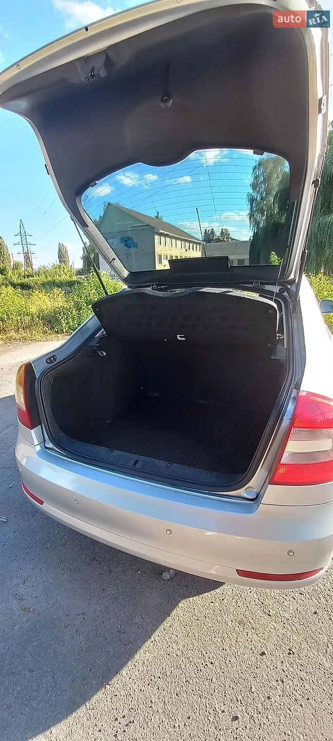 2010 Skoda Octavia - мініатюра 14