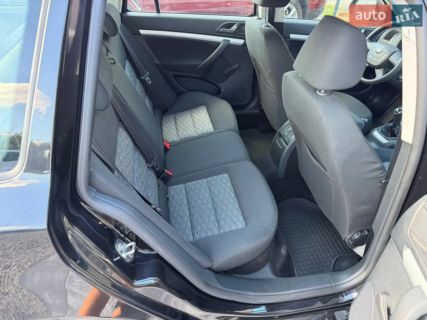 2011 Skoda Octavia - мініатюра 63