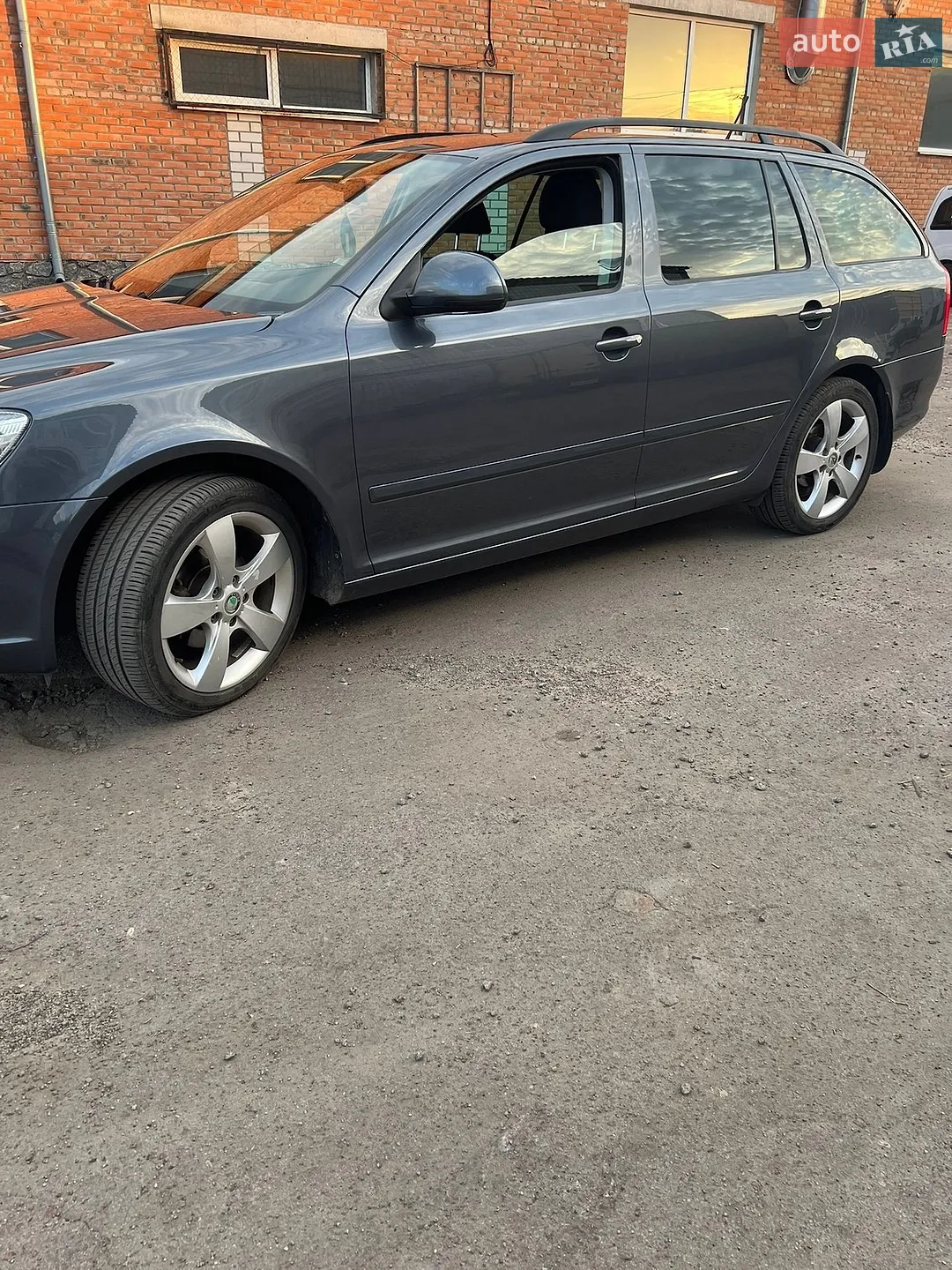 2010 Skoda Octavia - мініатюра 2