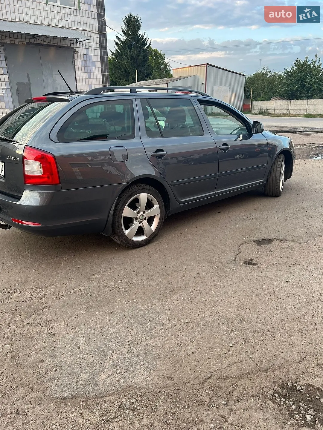 2010 Skoda Octavia - мініатюра 4