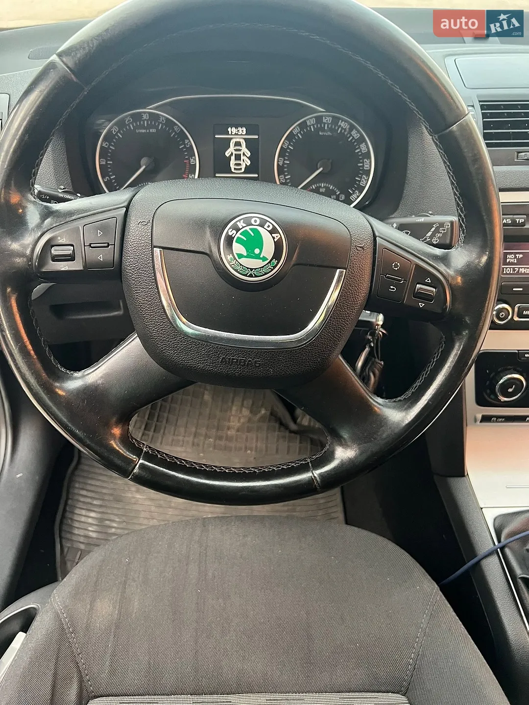 2010 Skoda Octavia - мініатюра 13
