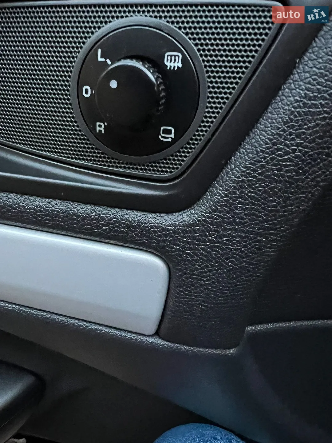2010 Skoda Octavia - мініатюра 19