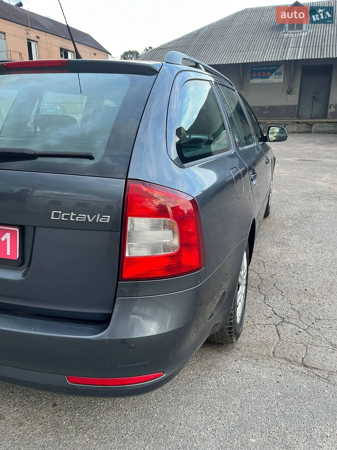 2010 Skoda Octavia - мініатюра 15