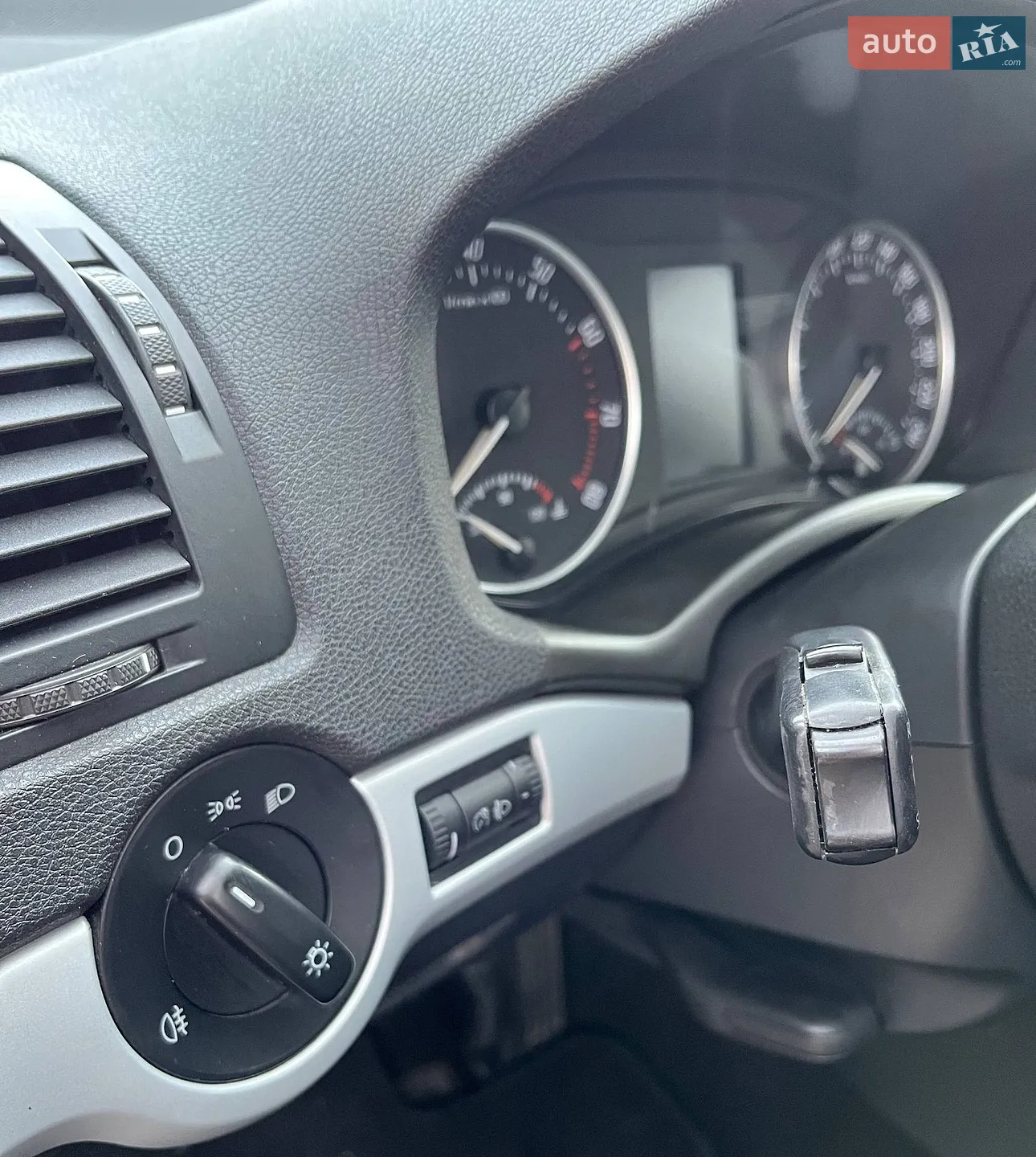2010 Skoda Octavia - мініатюра 31