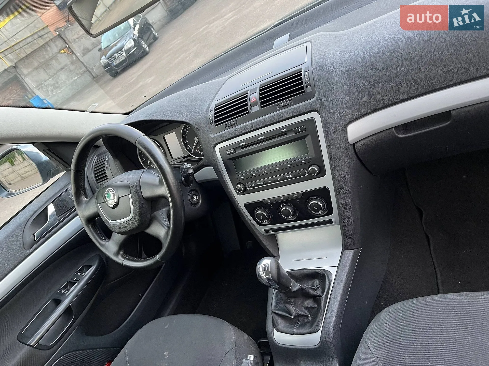 2010 Skoda Octavia - мініатюра 27