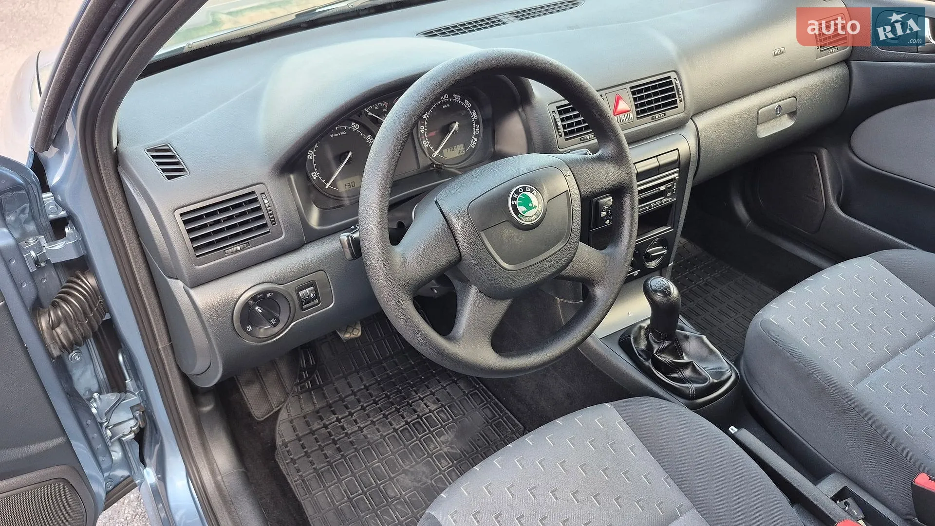 2010 Skoda Octavia - мініатюра 21