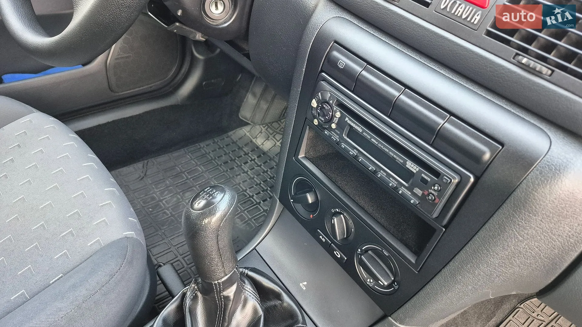 2010 Skoda Octavia - мініатюра 24