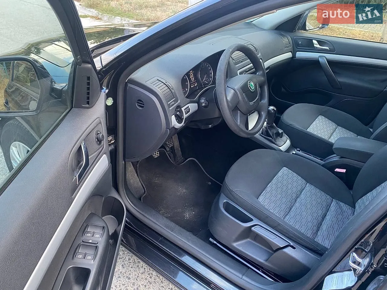2010 Skoda Octavia - мініатюра 9