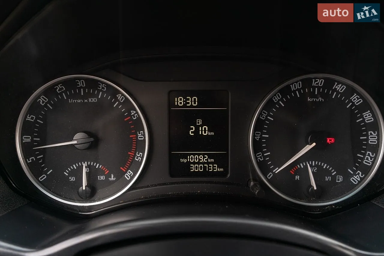 2010 Skoda Octavia - мініатюра 16