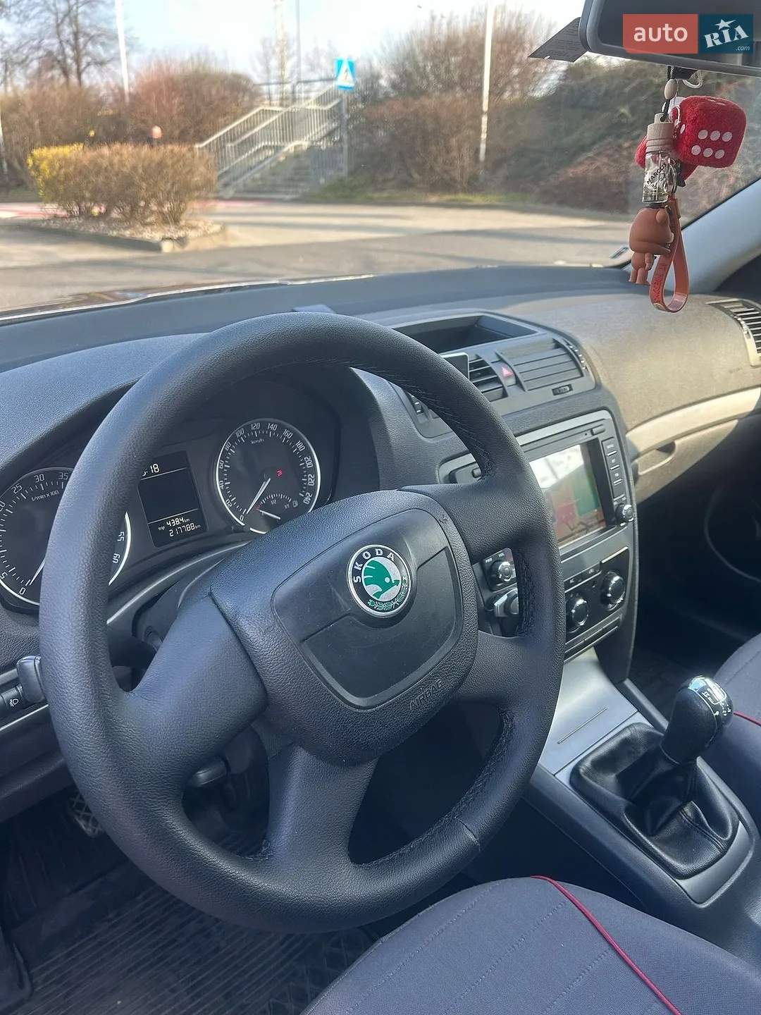 2010 Skoda Octavia - мініатюра 9