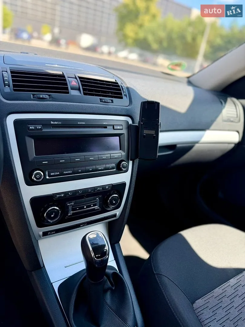 2011 Skoda Octavia - мініатюра 32