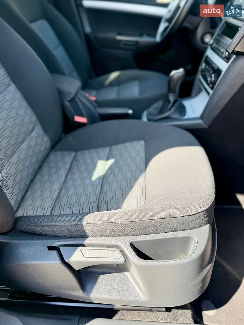 2011 Skoda Octavia - мініатюра 52