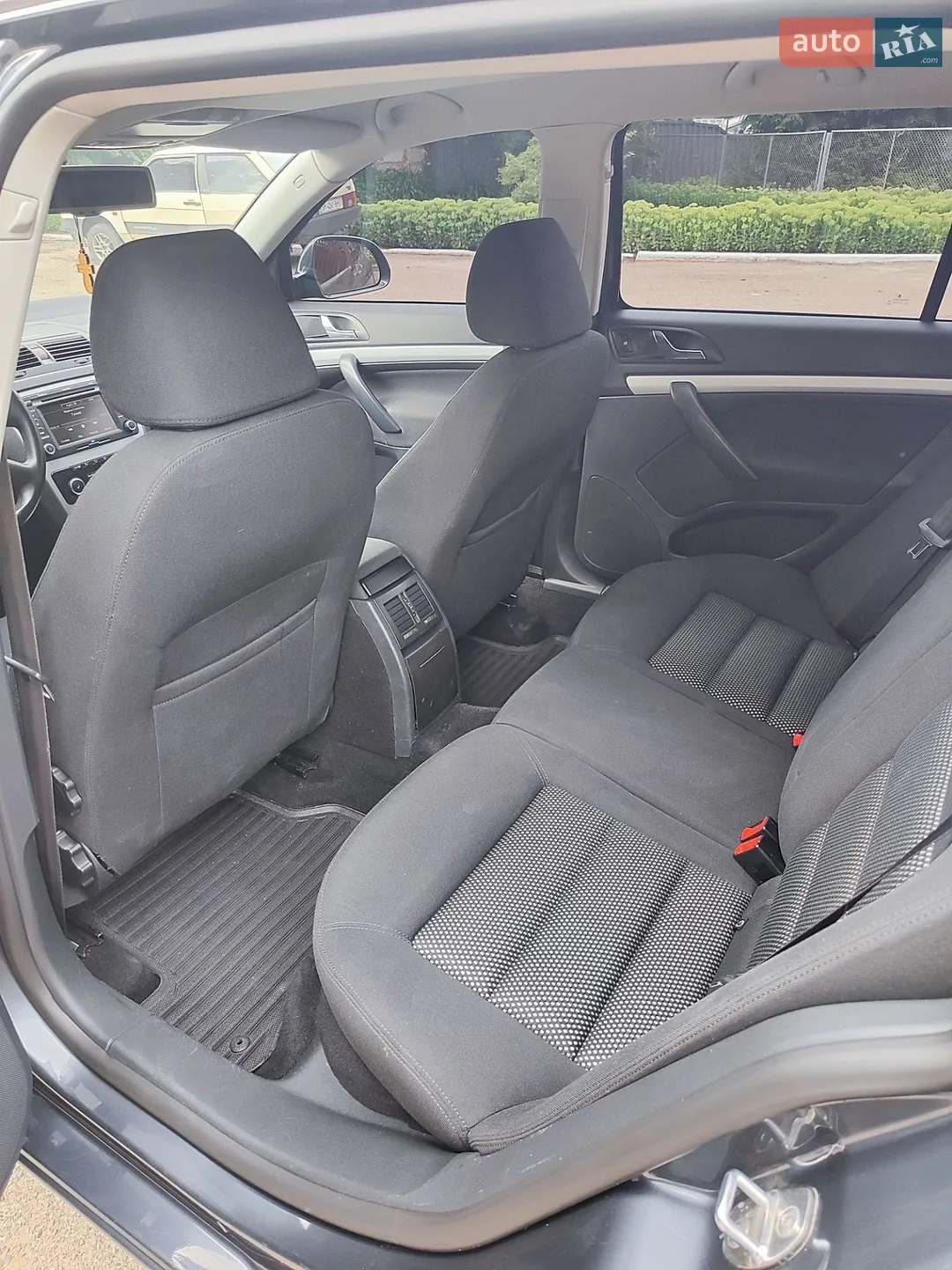 2011 Skoda Octavia - мініатюра 13