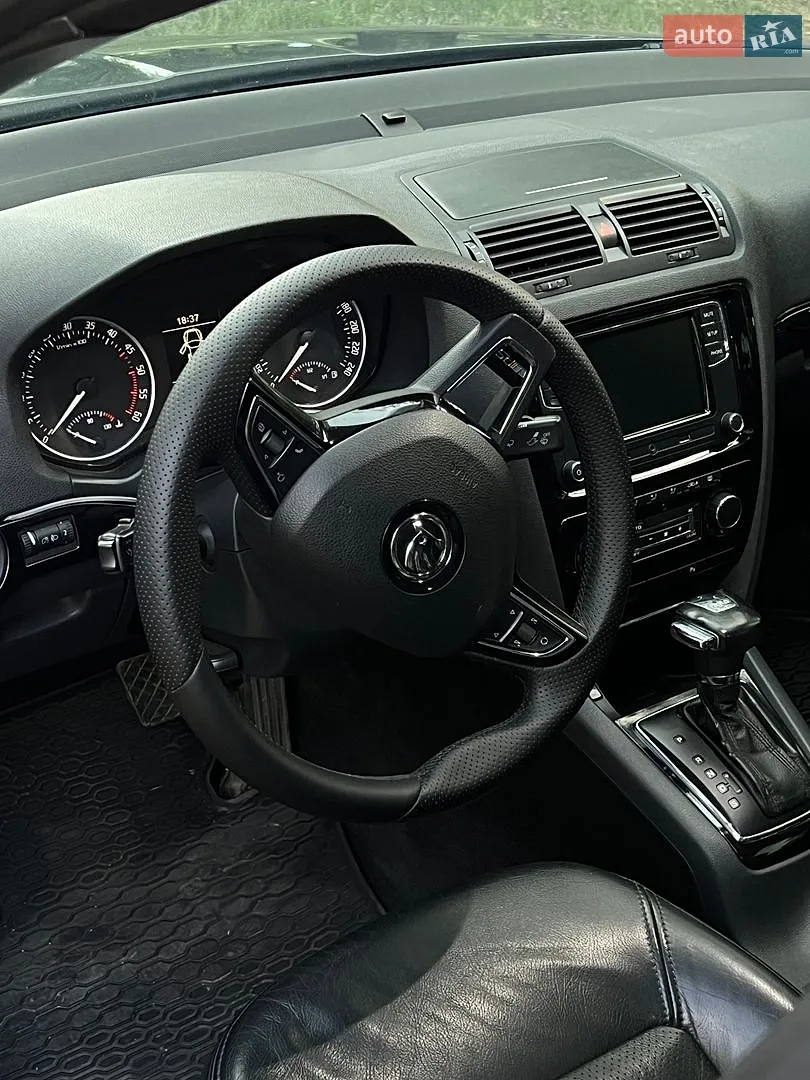 2010 Skoda Octavia - мініатюра 13