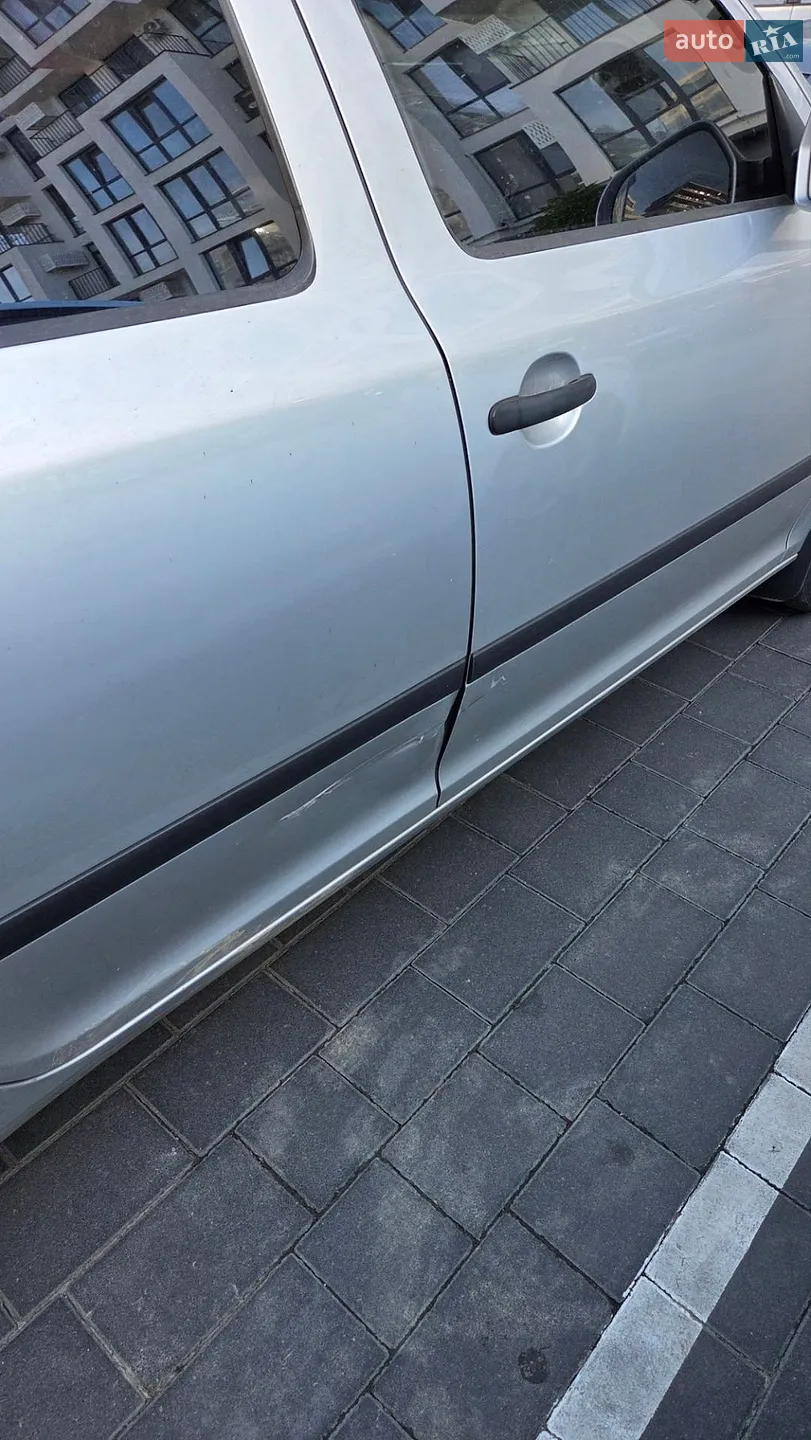 2010 Skoda Octavia - мініатюра 11