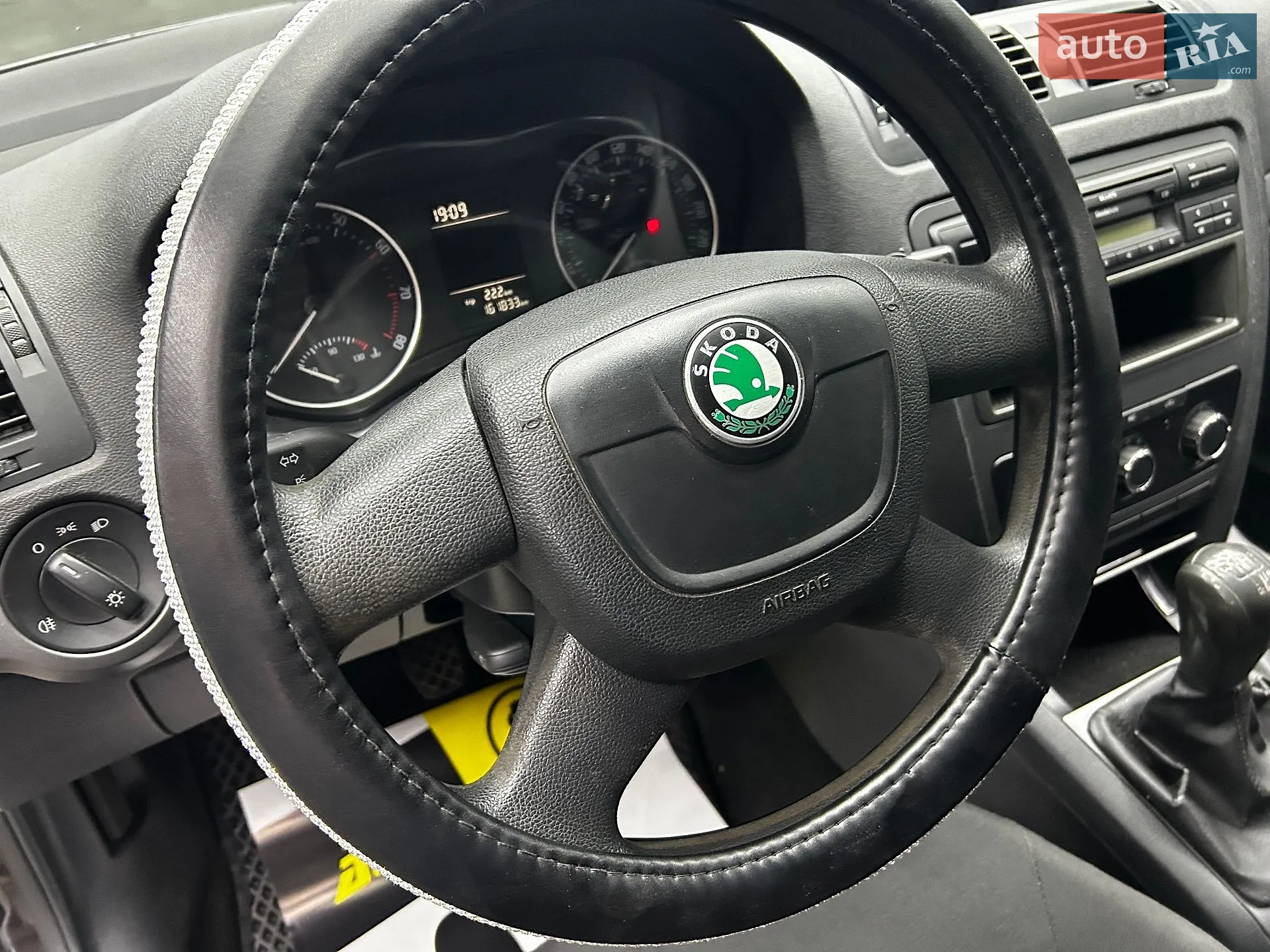 2011 Skoda Octavia - мініатюра 13