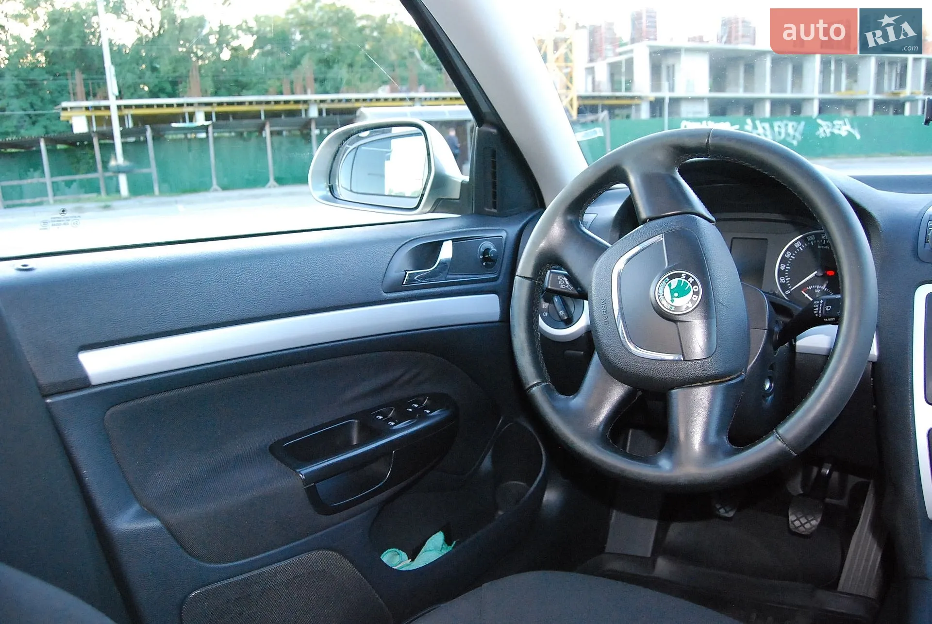 2010 Skoda Octavia - мініатюра 15
