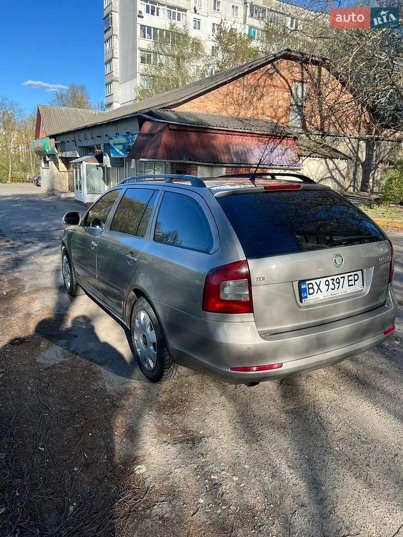 2010 Skoda Octavia - мініатюра 8